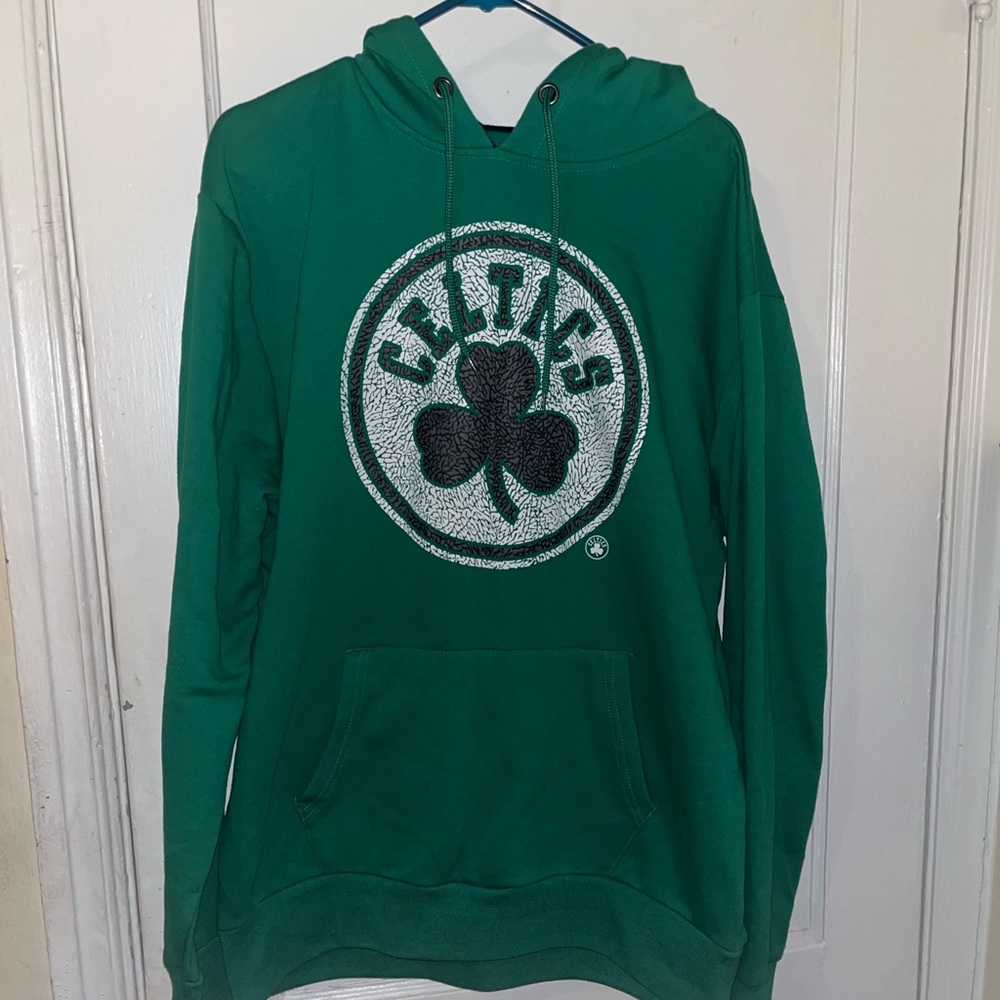 Green Boston Celtics hoodie size:XL